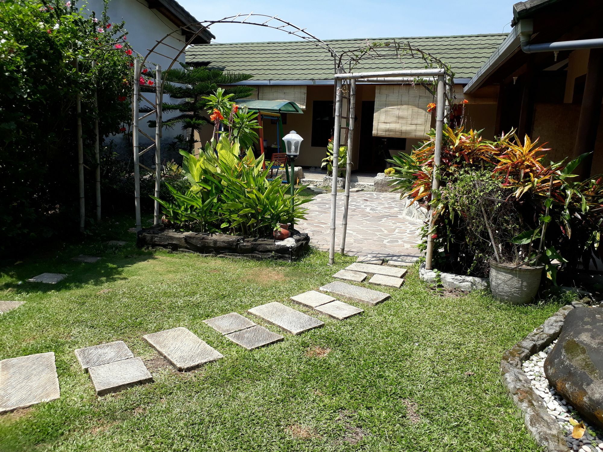 Villa Yukie Senggigi Montongbuwoh Exterior photo