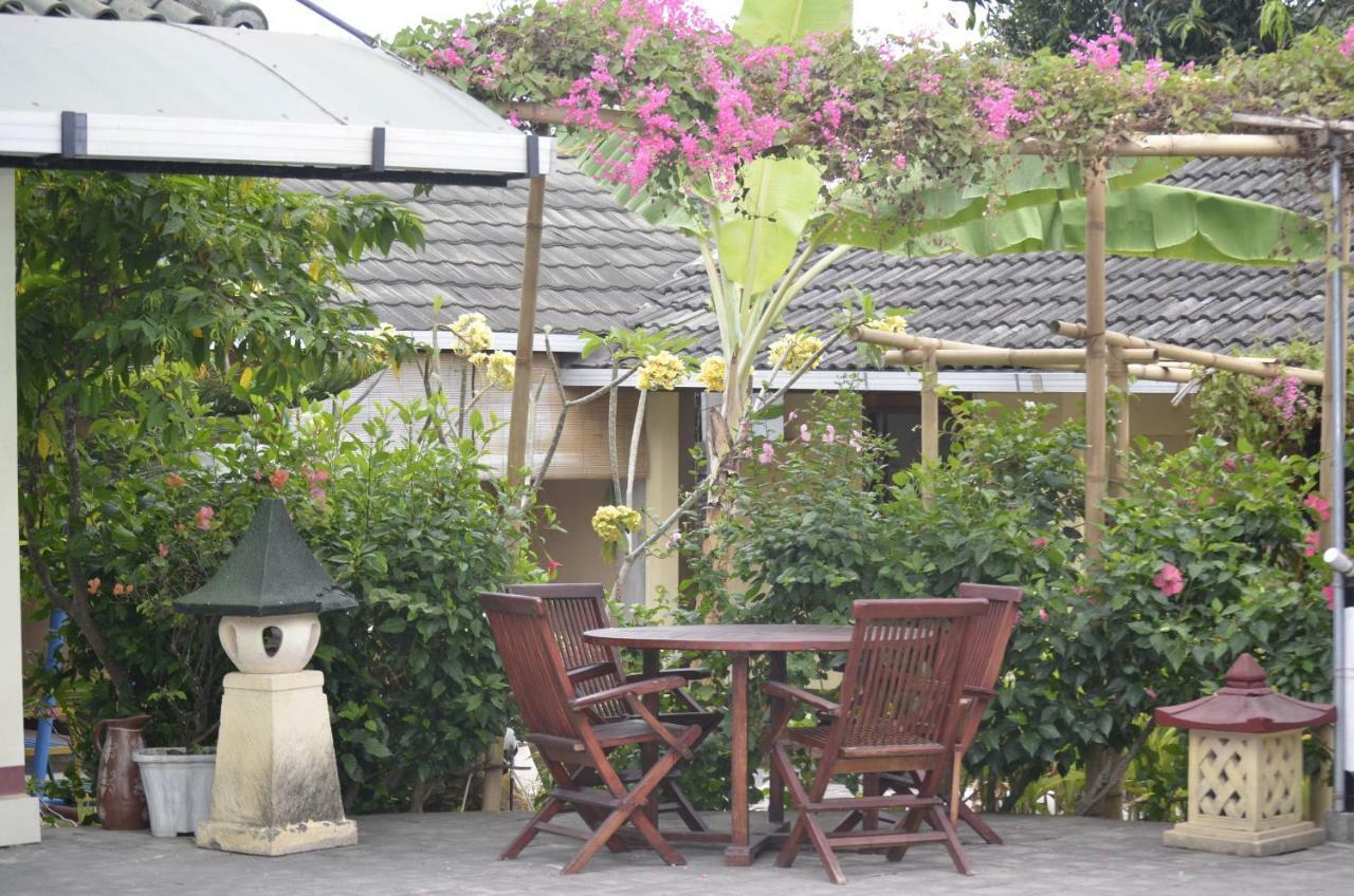 Villa Yukie Senggigi Montongbuwoh Exterior photo